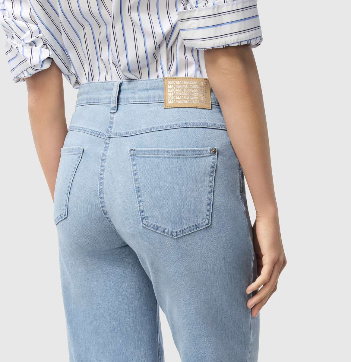 MAC Jeans Damen Wide Fringe Jeans - Winter Baby Blue, Straight Fit Mit Offenem Saum, Größe W42/L30